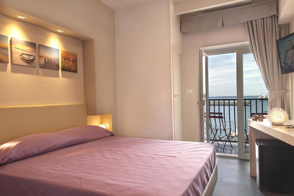 Hotel L'Approdo Porto Azzurro Pokoj fotografie